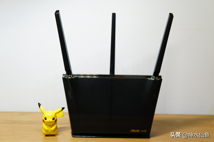 华硕AX68u拆解测评(ac68u支持wifi6吗)